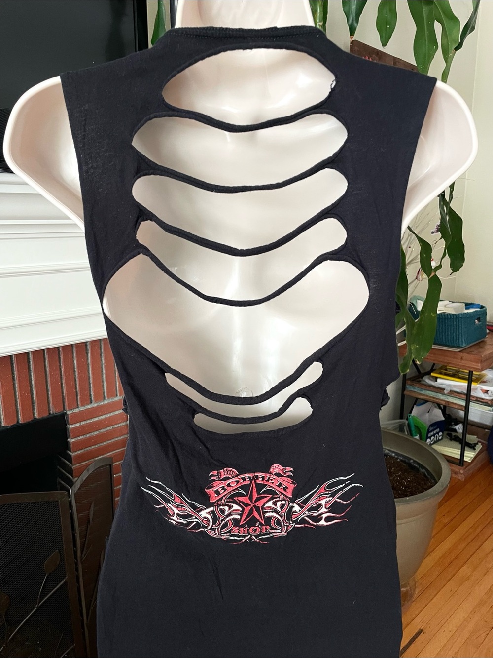 Rockwood Saloon Biker Restyled Side & Back Slit T-Shirt S M